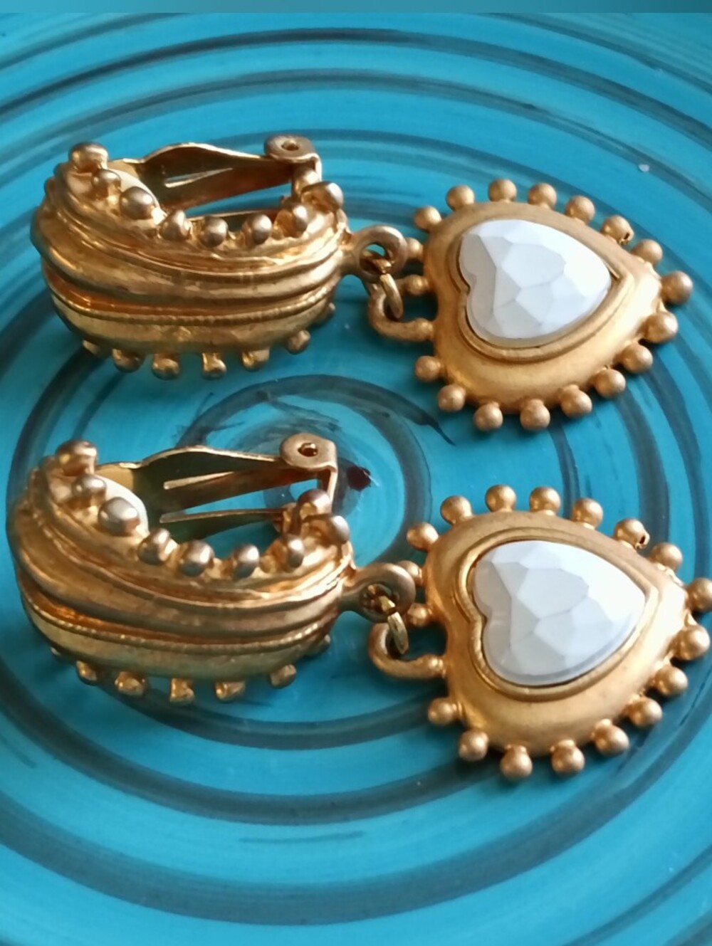 Vintage Gold Tone White Heart Stone Clip-On Earrings
